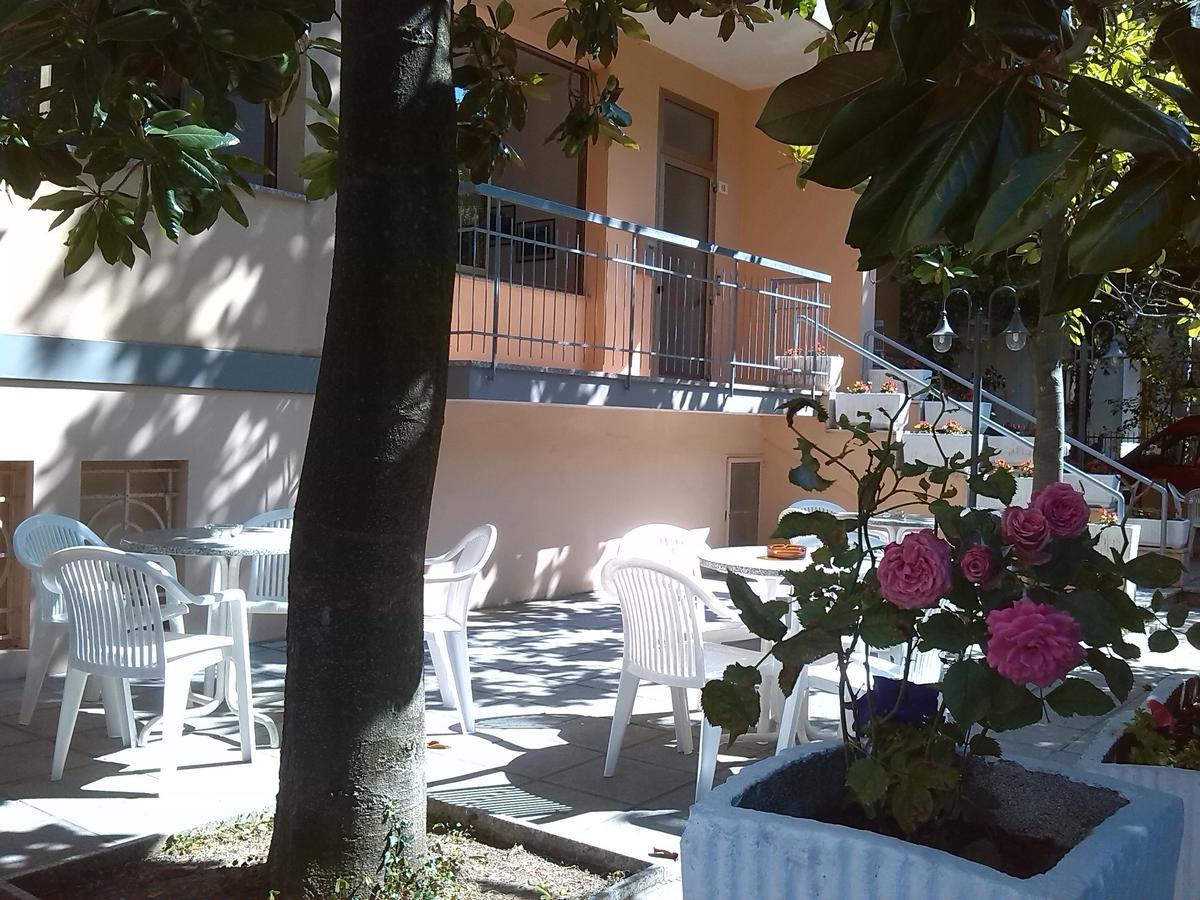 K2 Hotel Католика Екстериор снимка